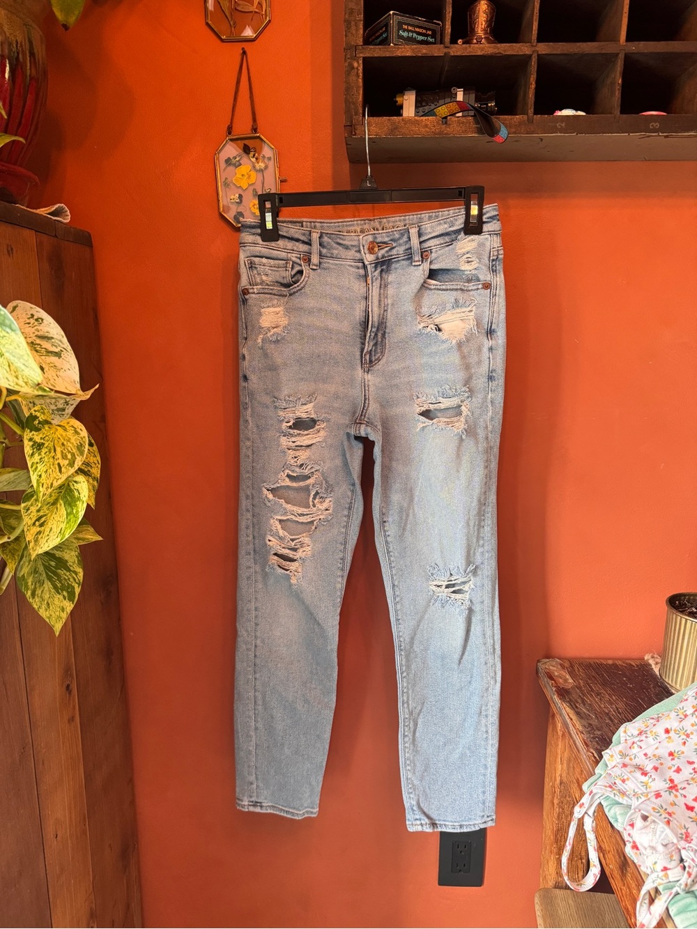 American Eagle Outfitters Light Wash Distressed Straight-Leg Jeans